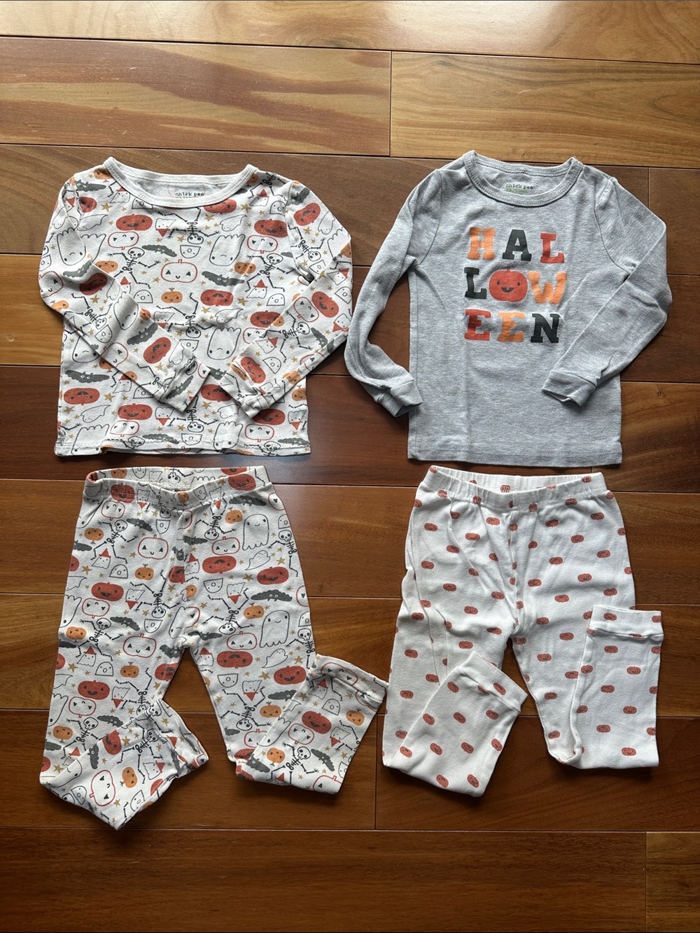chick pea Gray 4T Halloween Pajamas Sets Lot of 2